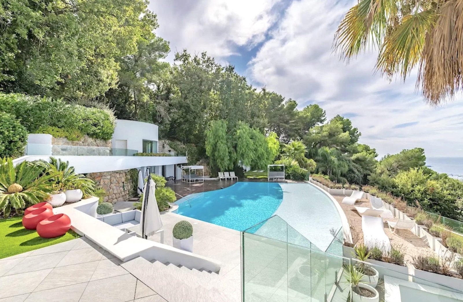 JFW IMMOBILIER Luxury Real Estate Homes for Sale in Cannes, French Riviera, France Côte d'Azur immobilier de luxe inmobiliaria de lujo imóveis de luxo immobili di lusso in vendita a Cannes, Costa Azzurra, Francia Luxe onroerend goed te koop in Cannes, Franse Rivièra, Frankrijk フランス・カンヌのラグジュアリー不動産、コート・ダジュール कान्स फ़्रांस फ्रेंच रिवेरा कोटे डी'ज़ूर लक्जरी अचल संपत्ति 法国戛纳蔚蓝海岸的豪华房地产 Элитная недвижимость в Каннах, Франция, Французская Ривьера Luxusimmobilien in Cannes, Frankreich Immobili di lusso a Cannes, Francia luksusowe nieruchomości w Cannes we Francji 프랑스 칸의 럭셔리 부동산 العقارات الفاخرة في كان، فرنسا