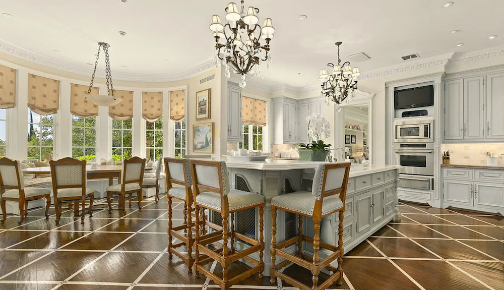 Los Angeles luxury real estate. Beverly Hills prestige home.