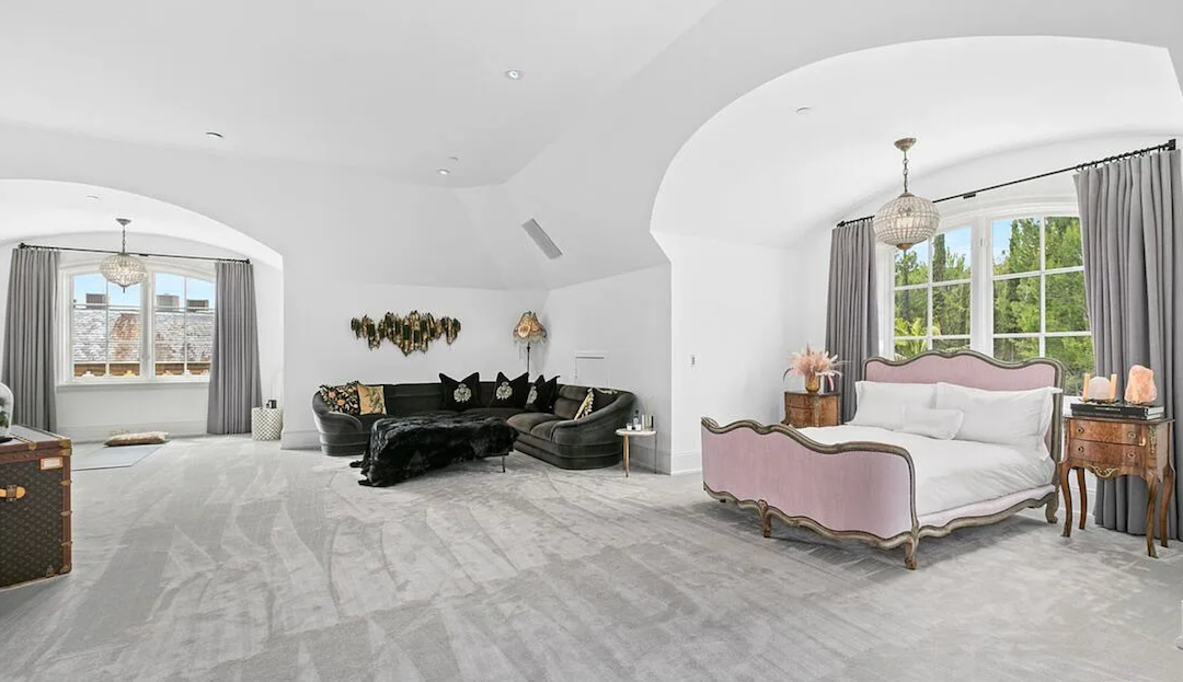 Los Angeles luxury real estate. Beverly Hills prestige home.
