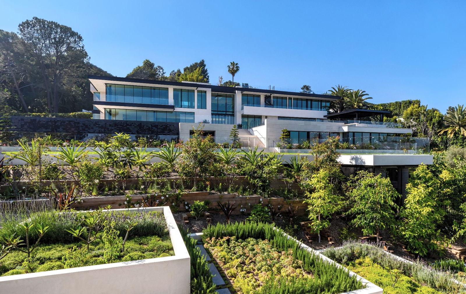 LOS ANGELES MEGA MANSION