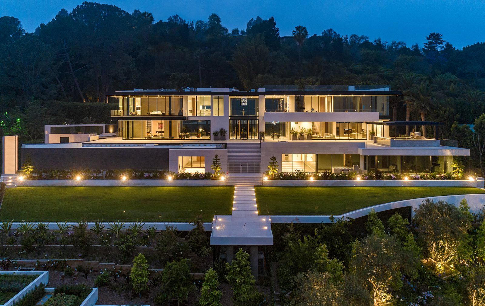 LOS ANGELES MEGA MANSION
