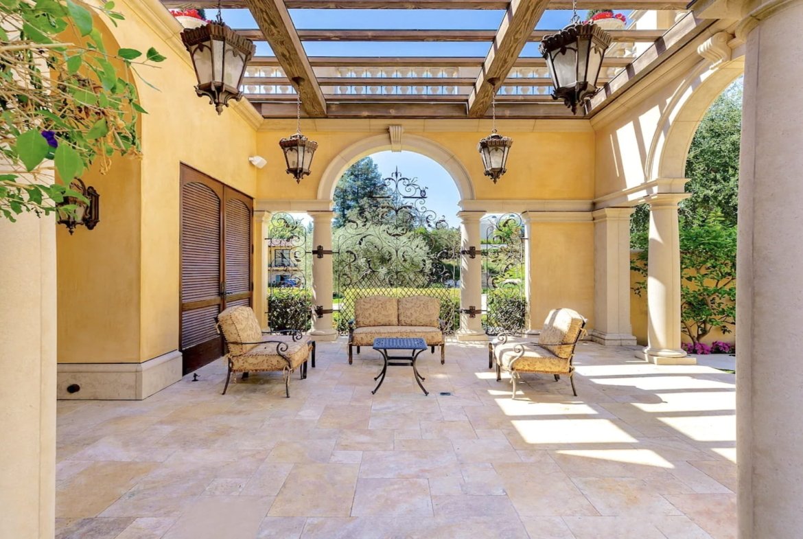 Italian Villa Bellezza in Calabasas