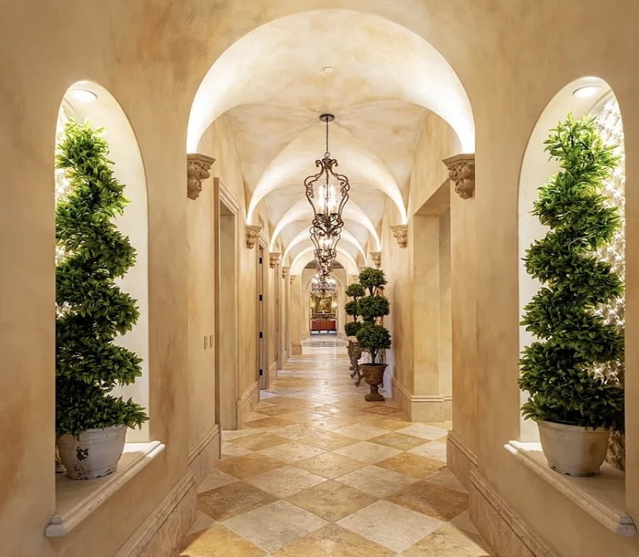 Italian Villa Bellezza in Calabasas