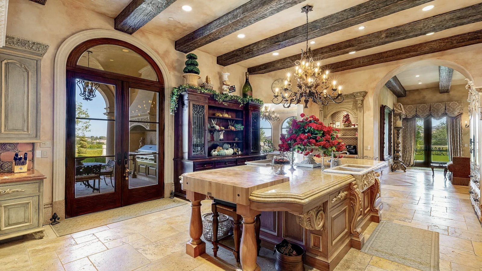 15 Italian Villa Bellezza in Calabasas