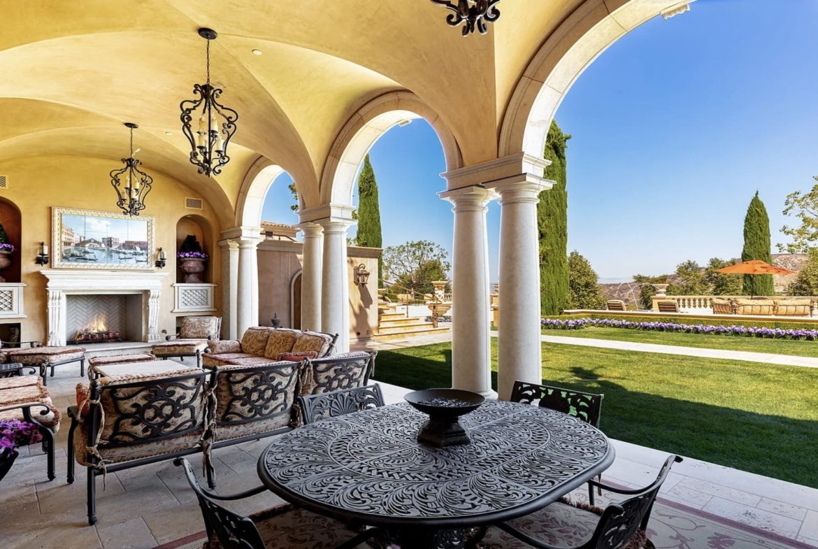 Italian Villa Bellezza in Calabasas