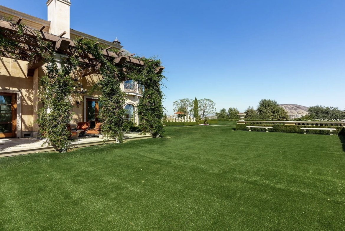 Italian Villa Bellezza in Calabasas