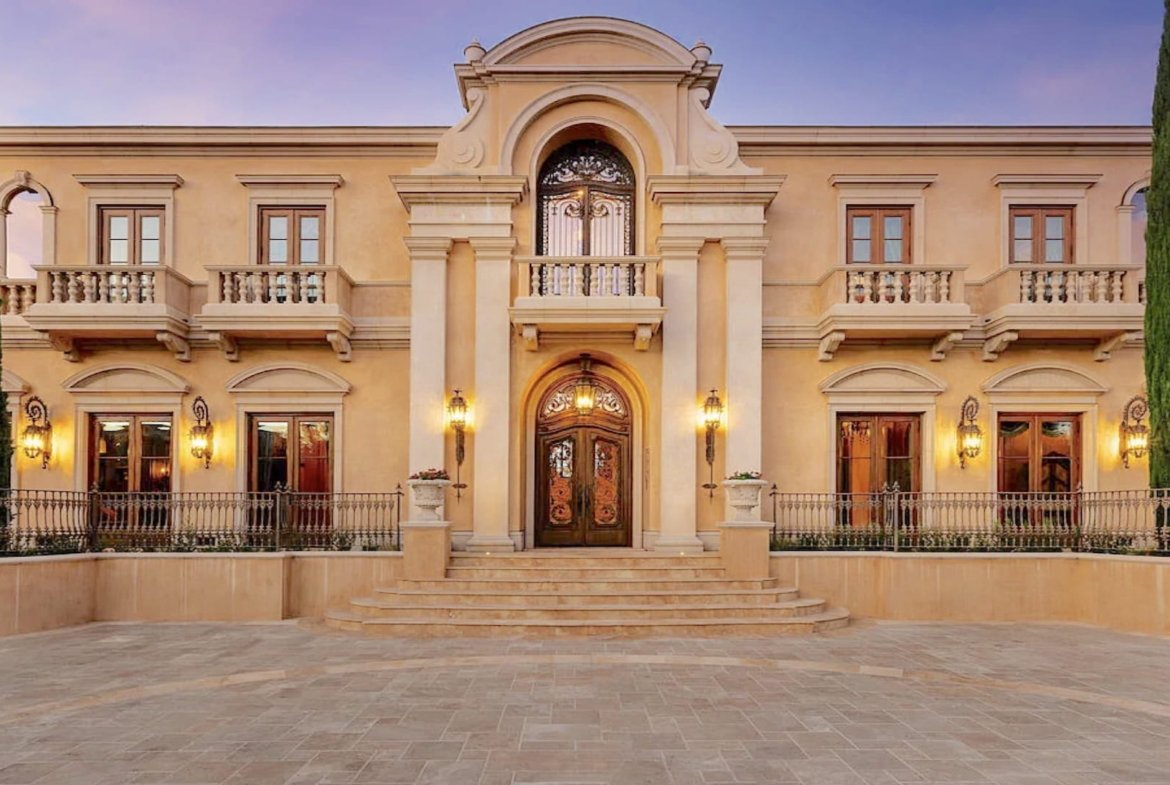 Italian Villa Bellezza in Calabasas