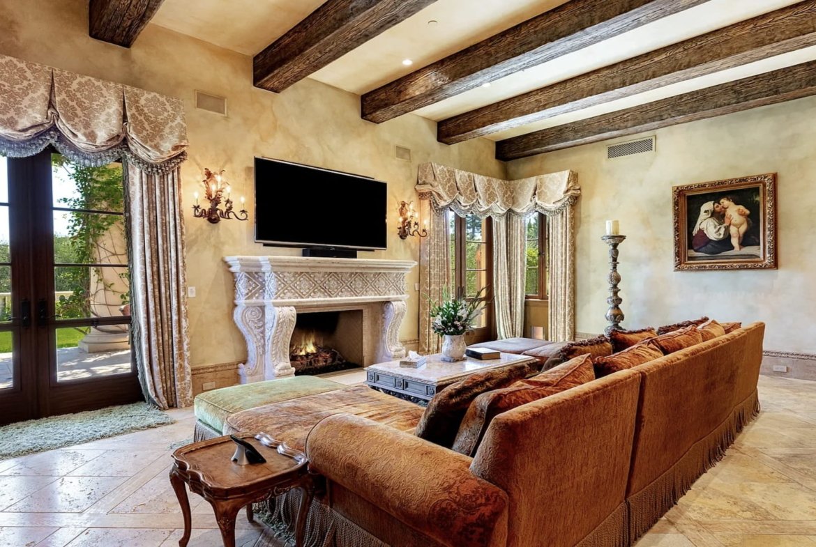 Italian Villa Bellezza in Calabasas