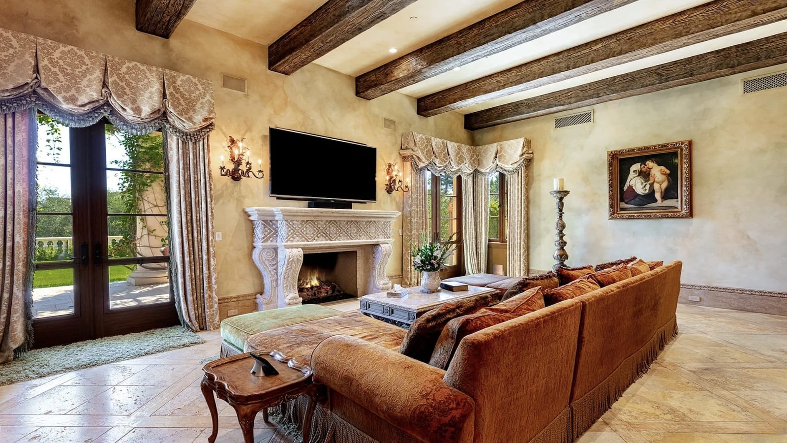 20 Italian Villa Bellezza in Calabasas