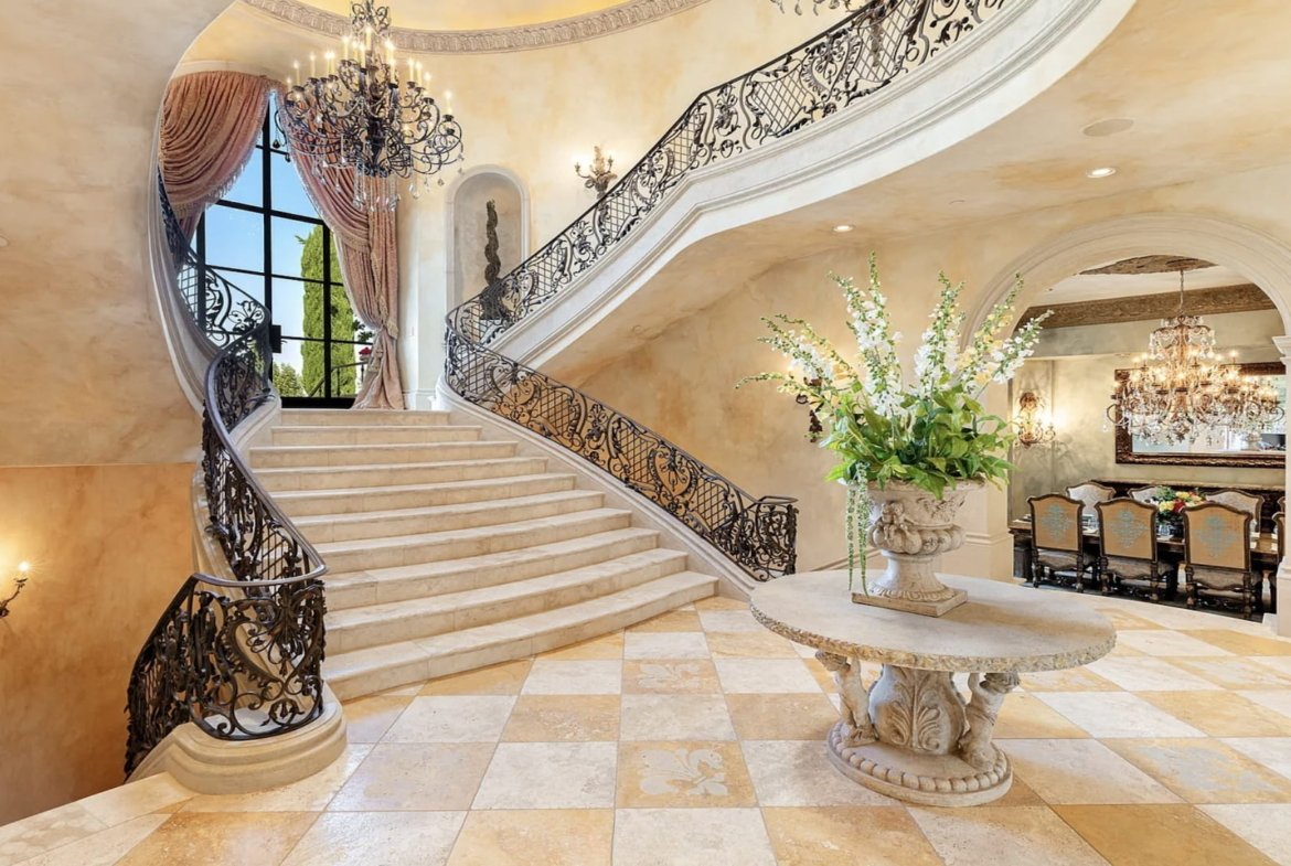 Italian Villa Bellezza in Calabasas