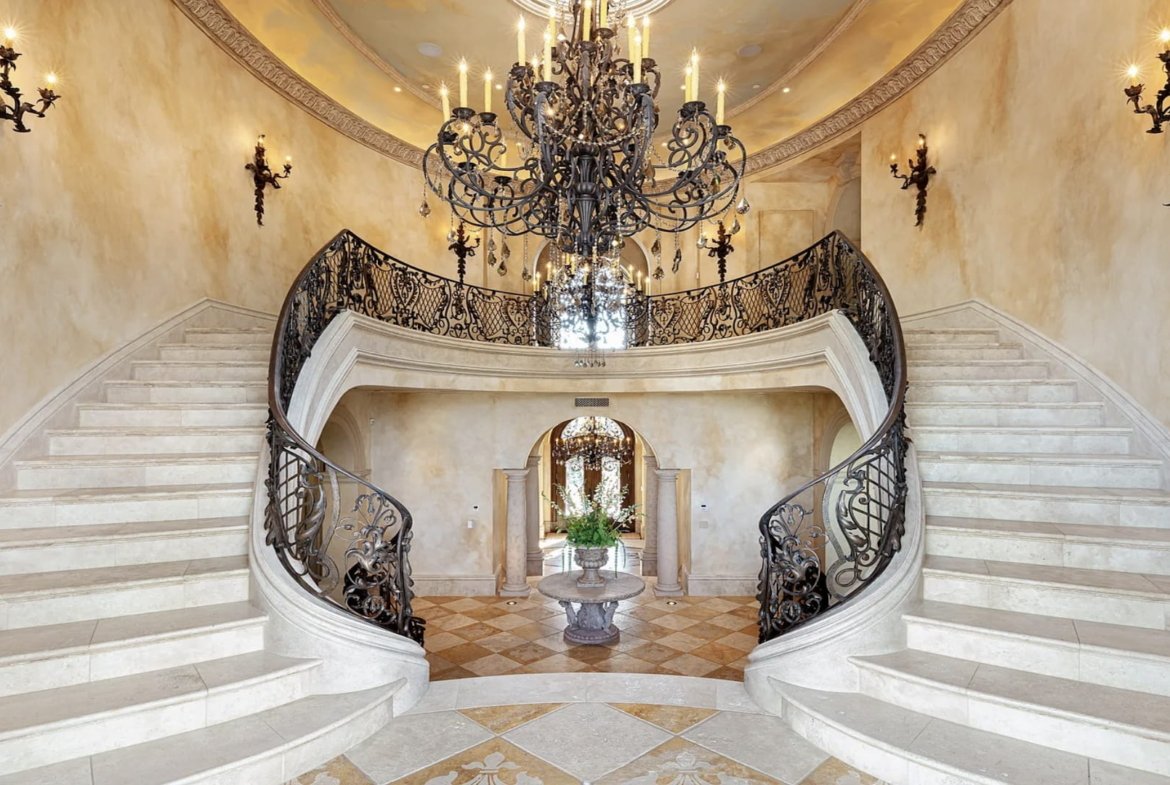 Italian Villa Bellezza in Calabasas