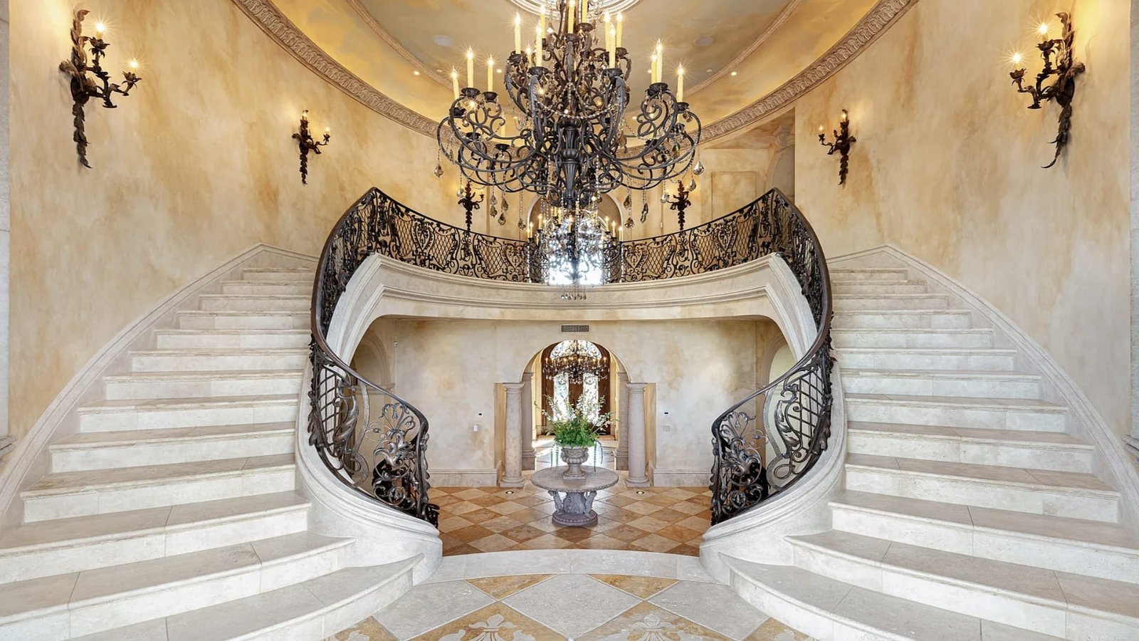 25 Italian Villa Bellezza in Calabasas