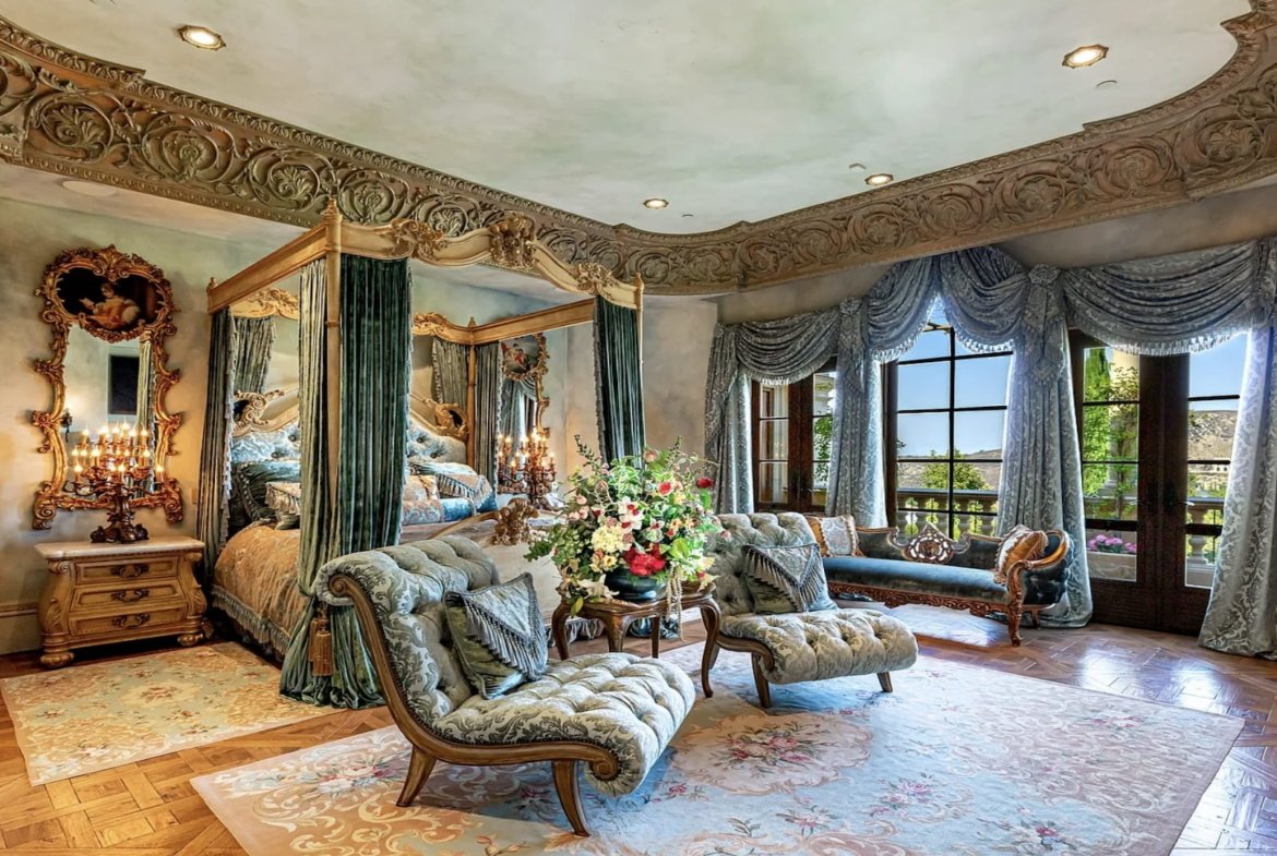 Italian Villa Bellezza in Calabasas