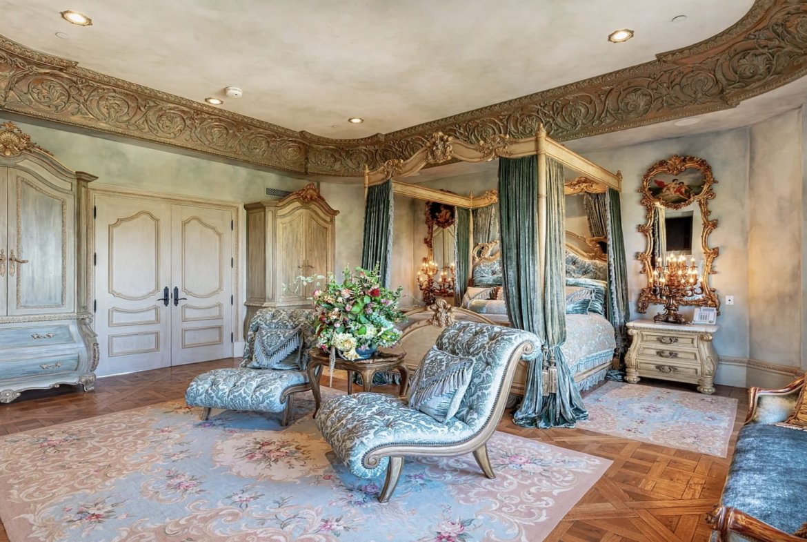 Italian Villa Bellezza in Calabasas