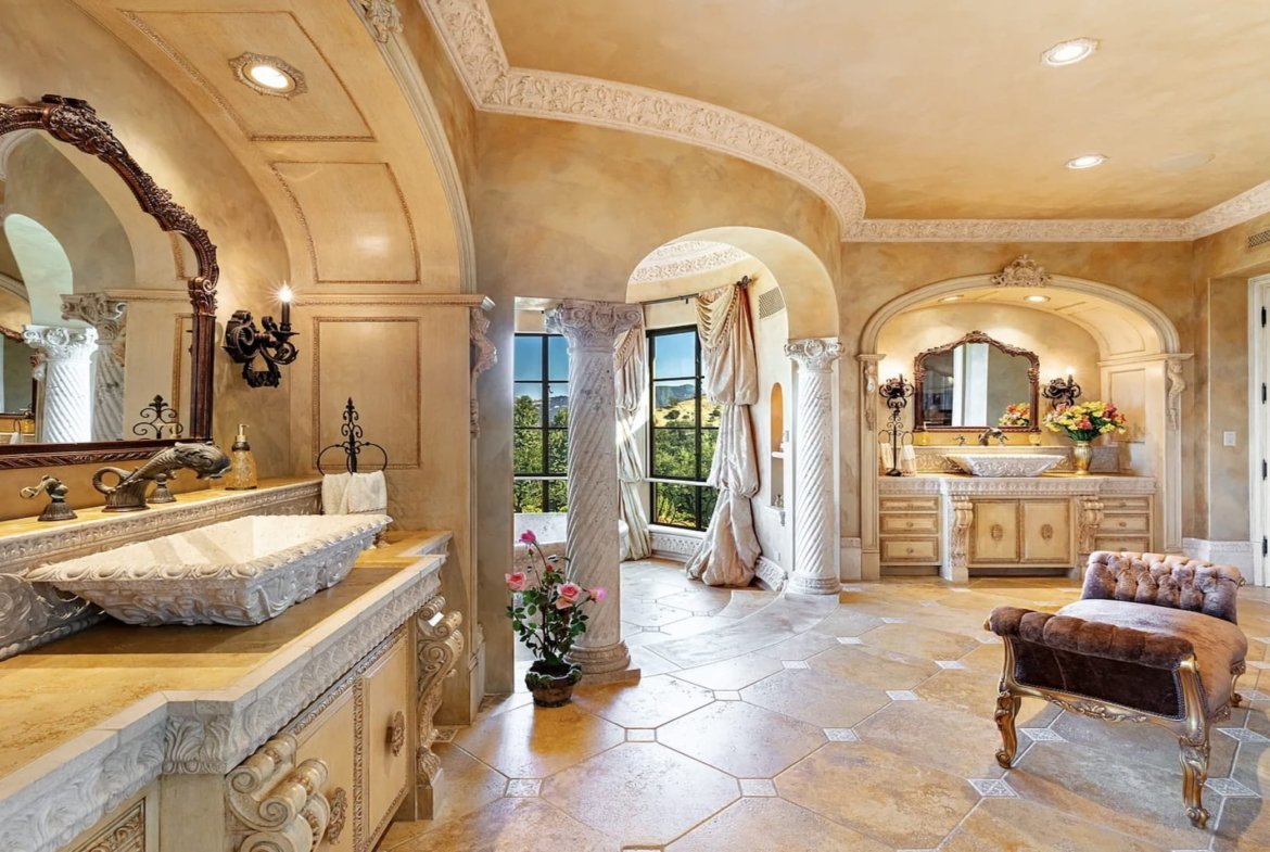 Italian Villa Bellezza in Calabasas