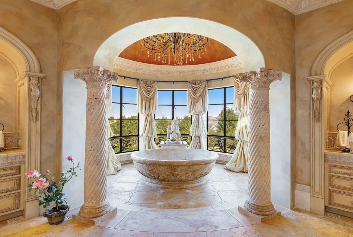 Italian Villa Bellezza in Calabasas
