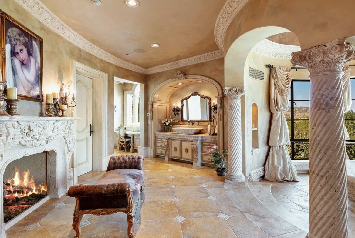 Italian Villa Bellezza in Calabasas