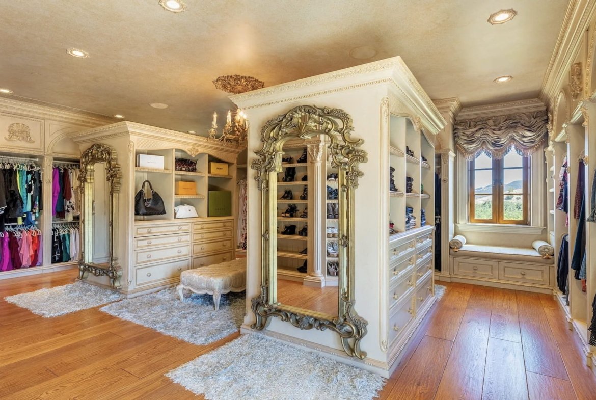 Italian Villa Bellezza in Calabasas