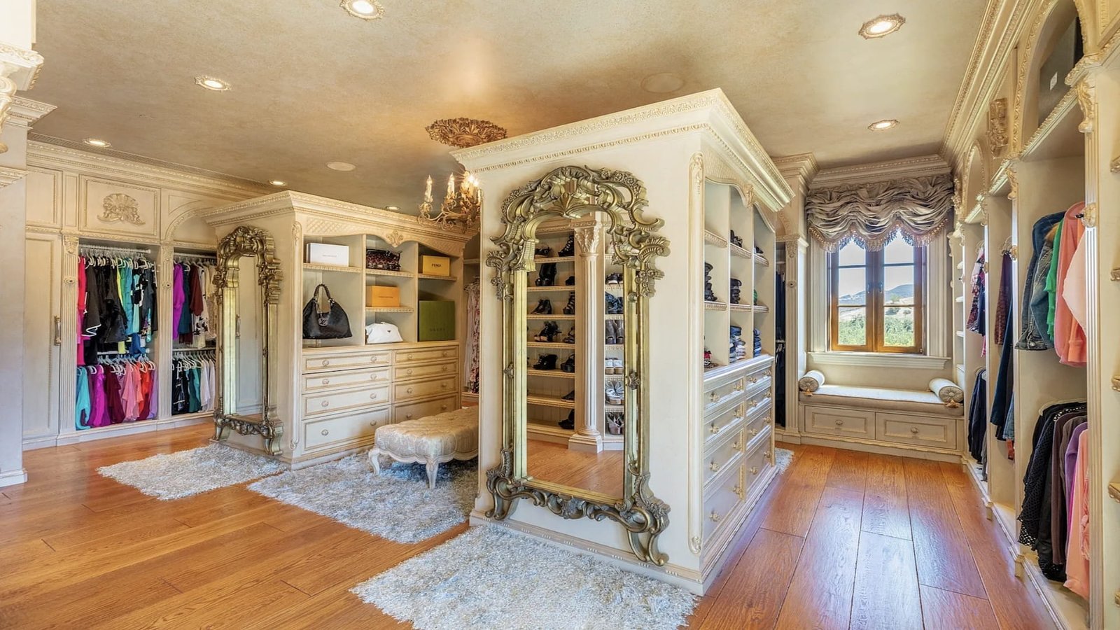 32 Italian Villa Bellezza in Calabasas