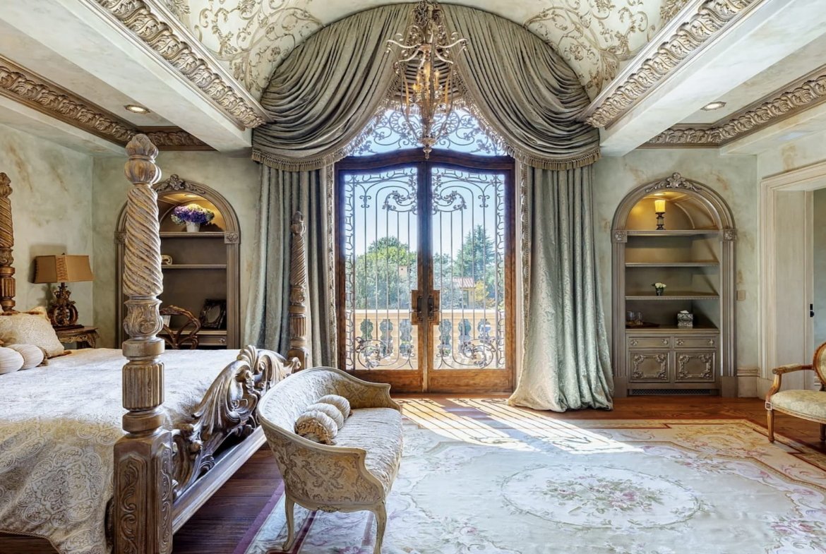 Italian Villa Bellezza in Calabasas
