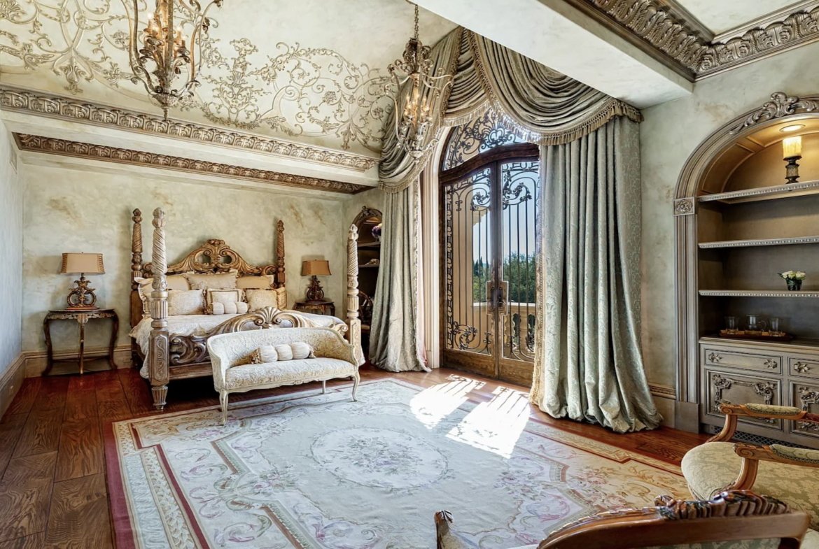 Italian Villa Bellezza in Calabasas