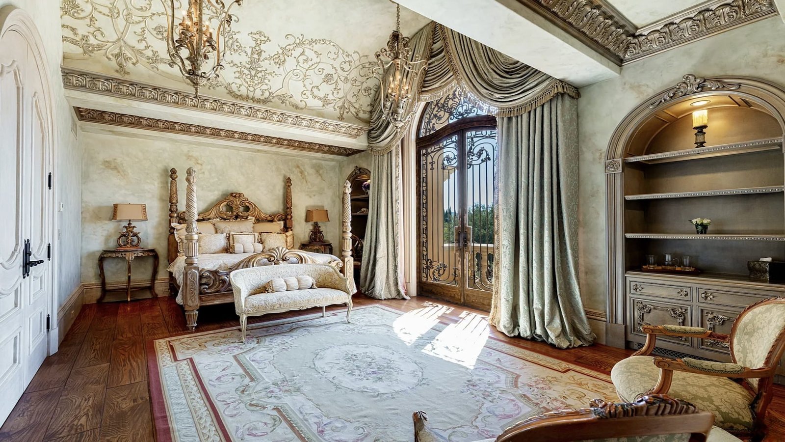 34 Italian Villa Bellezza in Calabasas