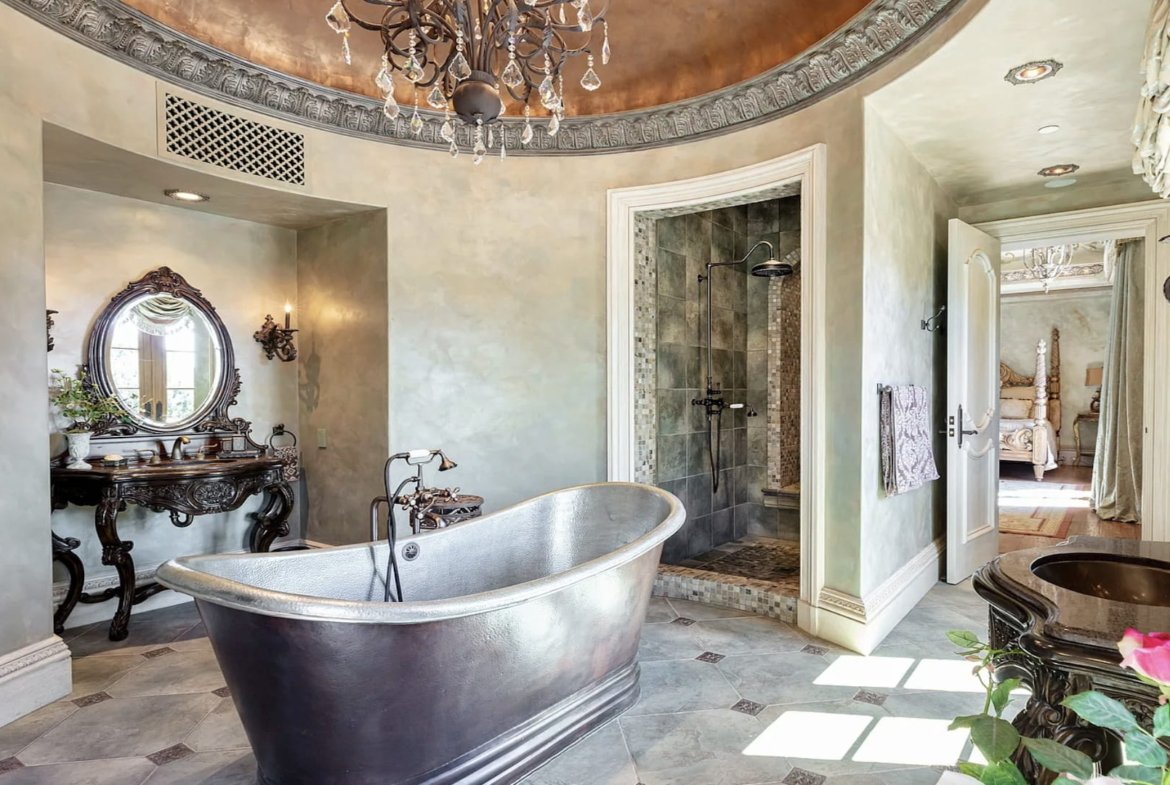 Italian Villa Bellezza in Calabasas