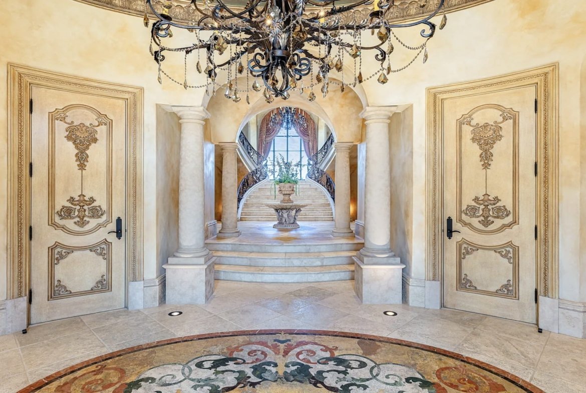 Italian Villa Bellezza in Calabasas