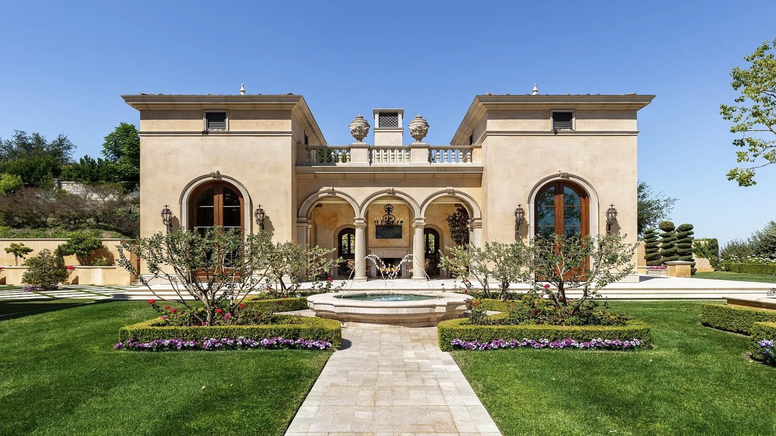40 Italian Villa Bellezza in Calabasas