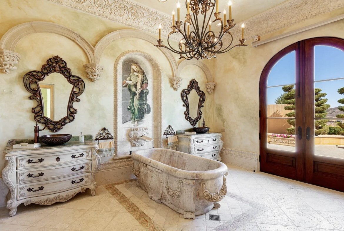 Italian Villa Bellezza in Calabasas