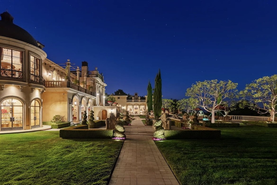 Italian Villa Bellezza in Calabasas