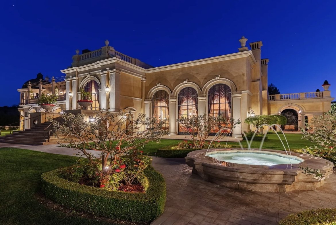 Italian Villa Bellezza in Calabasas