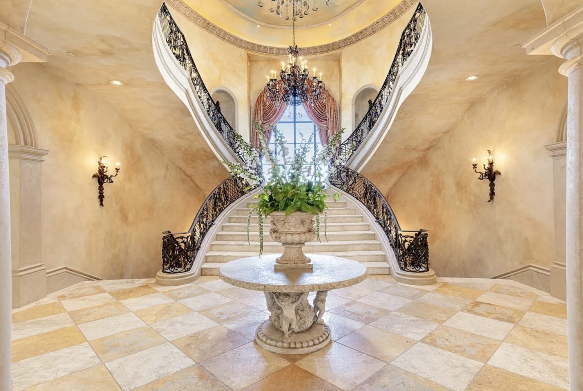 Italian Villa Bellezza in Calabasas