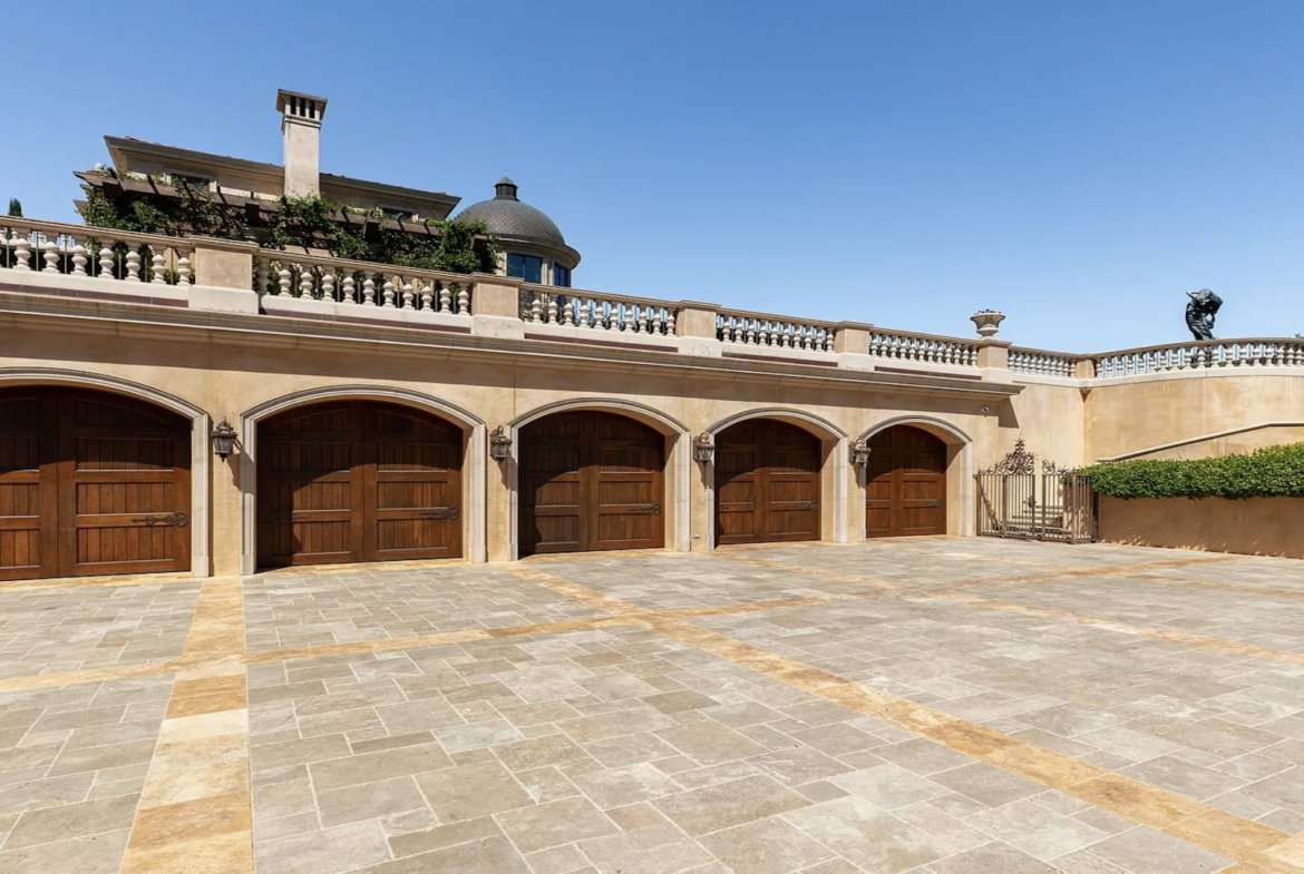Italian Villa Bellezza in Calabasas