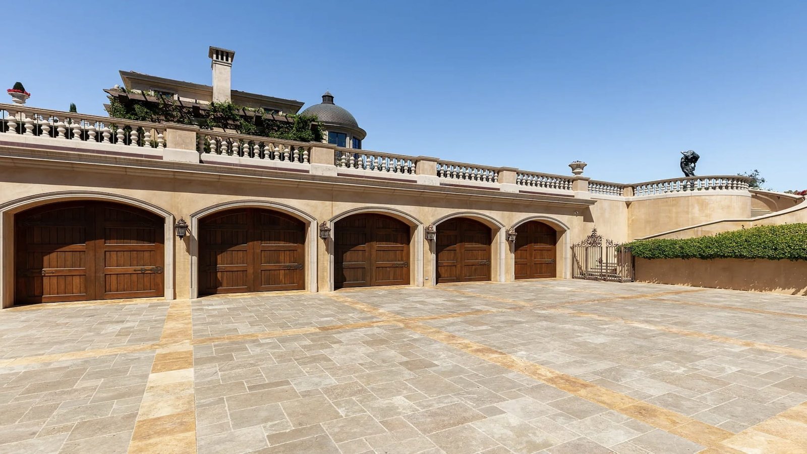 50 Italian Villa Bellezza in Calabasas