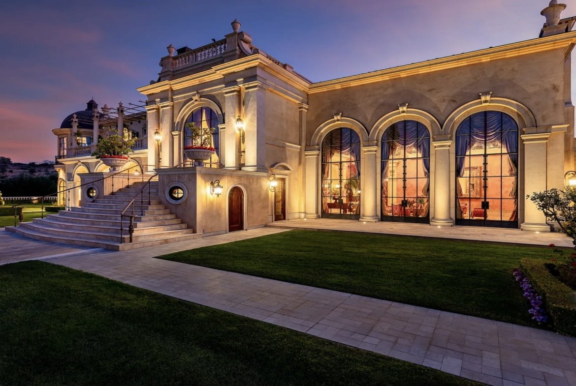 Italian Villa Bellezza in Calabasas